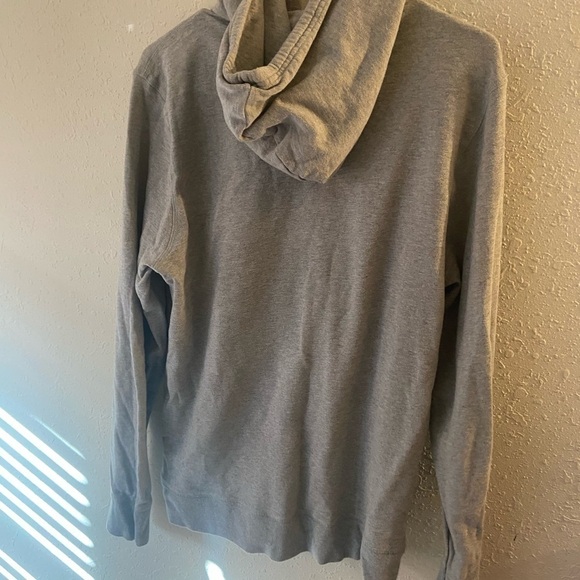 Men’s size medium Tommy Hilfiger hoodie grey. That’s our age that’s a p6 - Picture 4 of 8